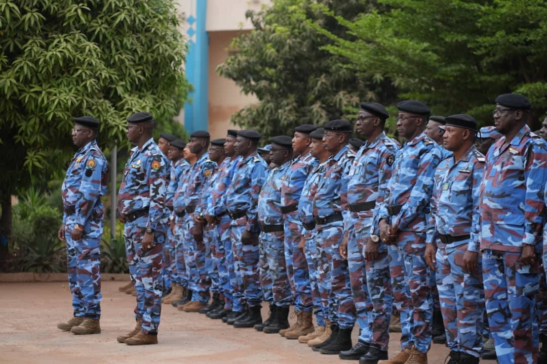 Agents de la Police Nationale en intervention